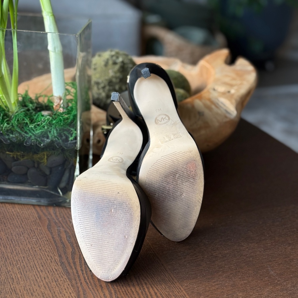 Michael Kors Calder Open-Toe Leather Platform Sandals - Picture 5 of 6